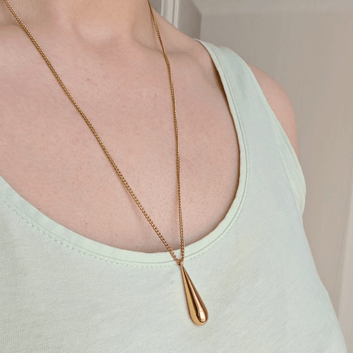 Gold Droplet Pendant Necklace