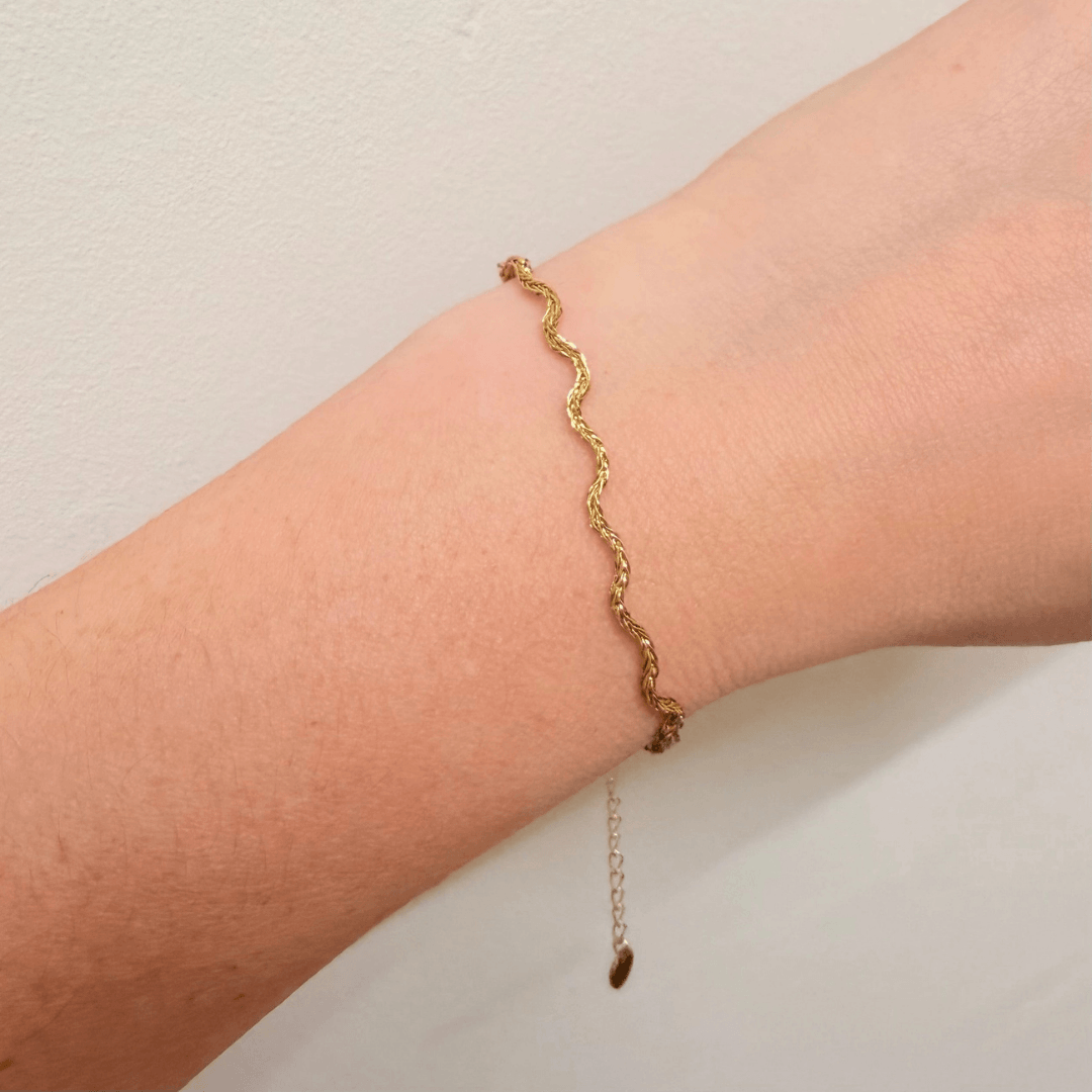 Gold Wavy Bracelet